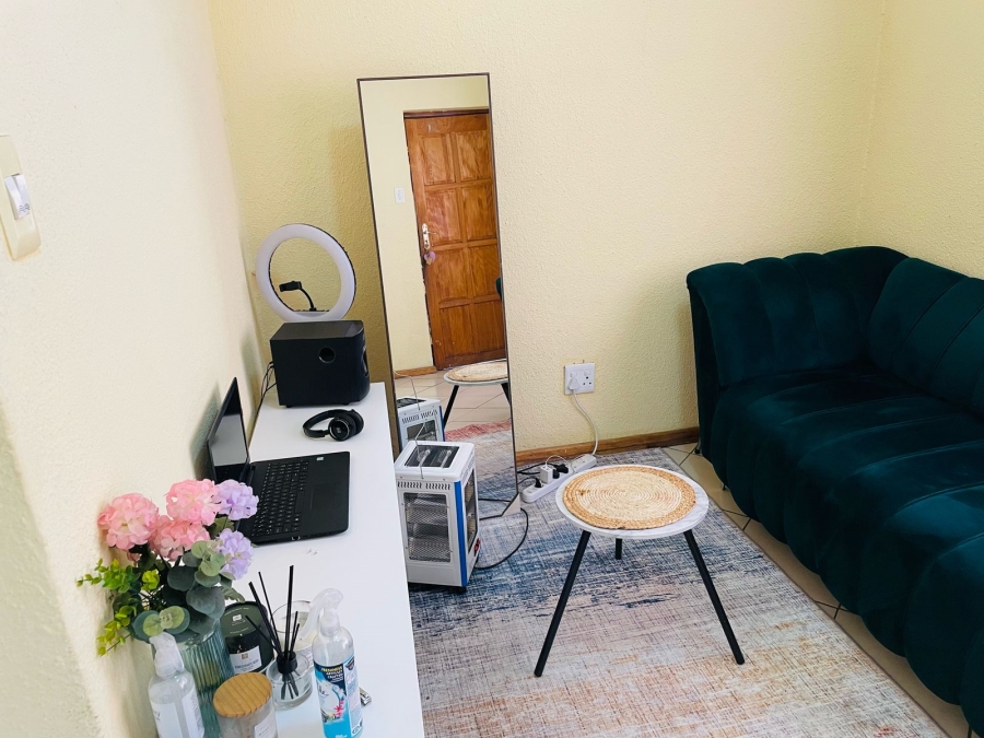 1 Bedroom Property for Sale in Rustenburg Central North West